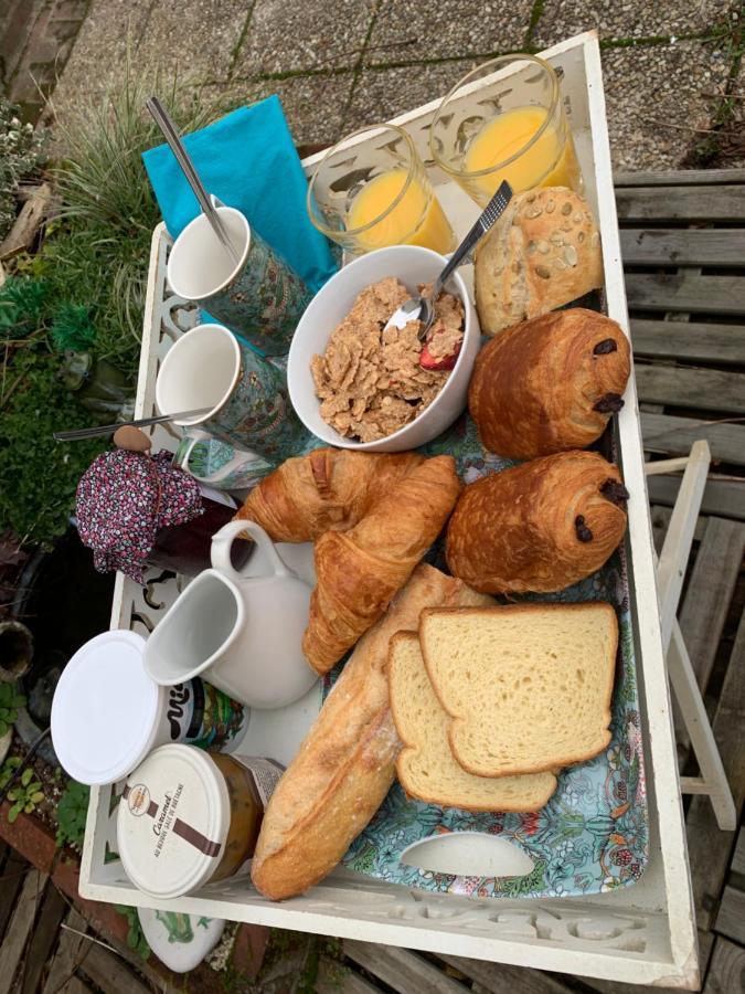 Bed and Breakfast Dom'S Garden Livarot-Pays-d'Auge Екстер'єр фото